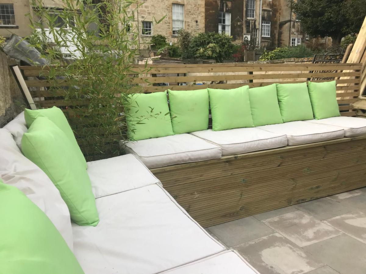 Gorgeous Garden Apartment Bath Exterior foto